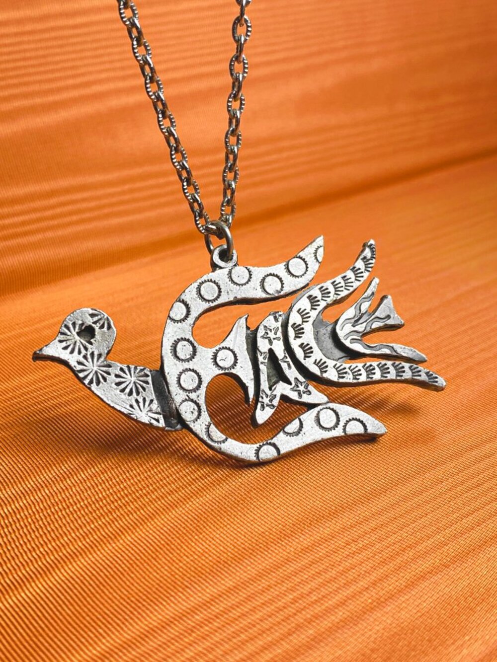 Vintage Tribal Southwest Style Bird Symbol Pendant Silver Tone Chain Necklace